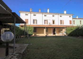 esterno - Casa semi indipendente via Mazzini, Bergantino - foto 16