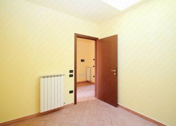 camera da letto - Trilocale via Livia Bianchi, Melara - foto 4