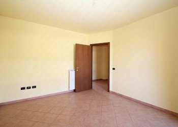 camera da letto - Trilocale via Livia Bianchi, Melara - foto 7