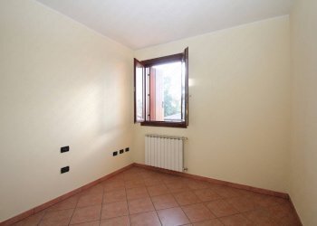 camera da letto - Trilocale via Livia Bianchi, Melara - foto 5