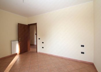 camera da letto - Trilocale via Livia Bianchi, Melara - foto 7