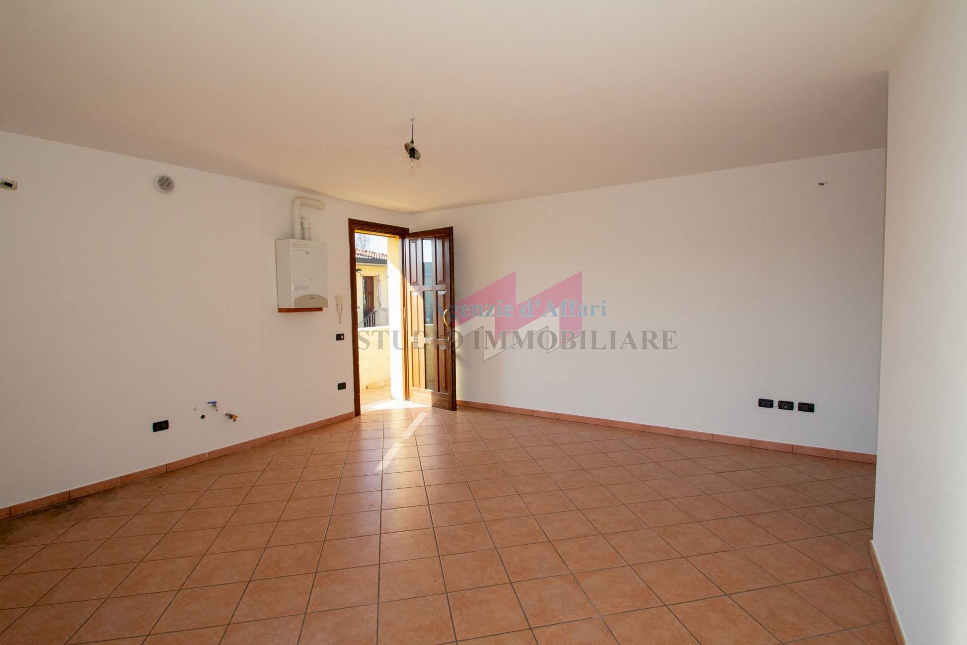 Foto 2 - Trilocale via Livia Bianchi
 
25/5, Melara - foto 2