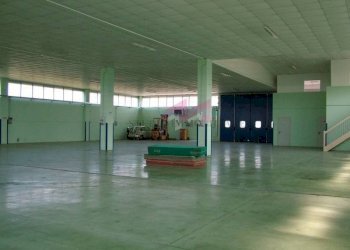 Foto 2 - Capannone via  Fermi Z.A., Quingentole - foto 2