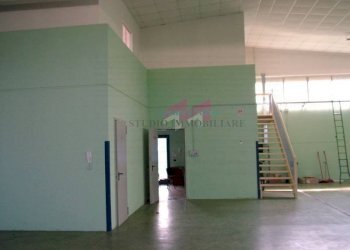 Foto 5 - Capannone via  Fermi Z.A., Quingentole - foto 5