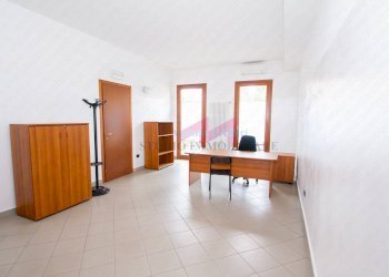 Foto 8 - Ufficio Via Mazzini
 
96, Bergantino - foto 8