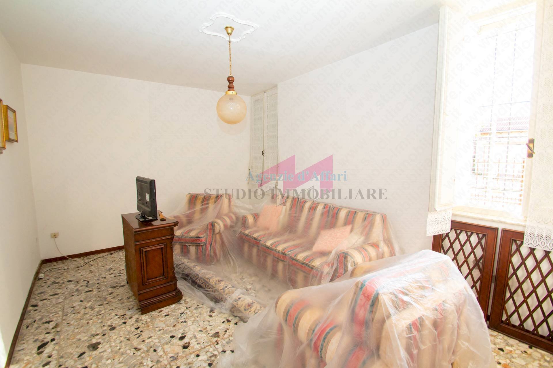 Foto 3 - Casa semi indipendente Piazza XX Settembre
 
13, Melara - foto 3