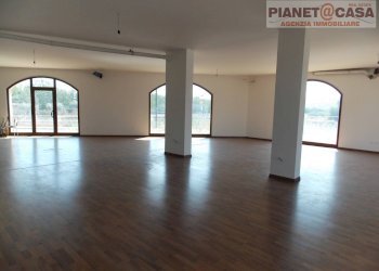 Foto 2 - Locale Commerciale Via Giorgio Le Pira, Monsampolo del Tronto - foto 2