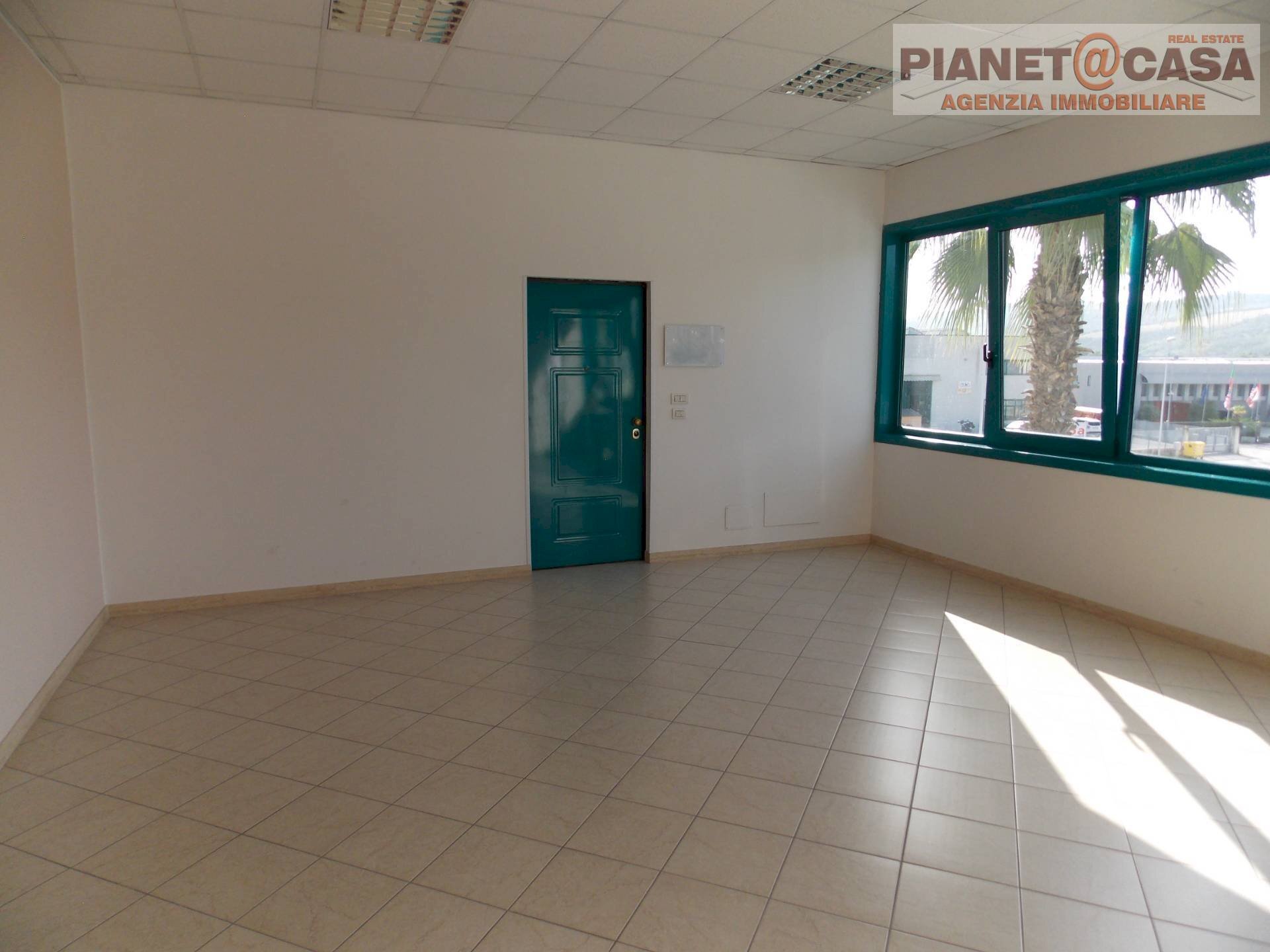 Foto 2 - Commercial Premises Via Roma, Spinetoli - photo 2