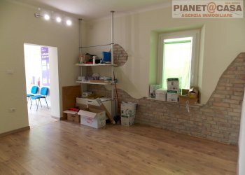 Foto 2 - Commercial Premises Piazza Kennedy, Spinetoli - photo 2