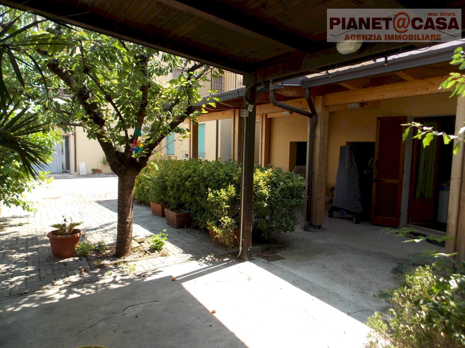 Foto 1 - Casa indipendente Piazza Kennedy, Spinetoli - foto 1