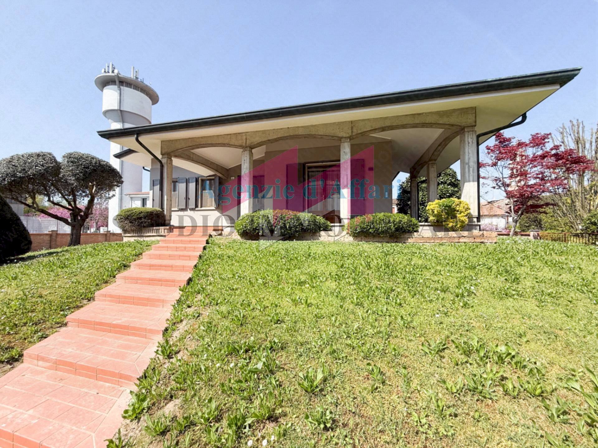 Foto 1 - Villa Via sant'Anna
 
1, Castelmassa - foto 1