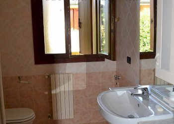 Foto 6 - Trilocale Via C. Dalla Chiesa
 
1, Castelmassa - foto 6