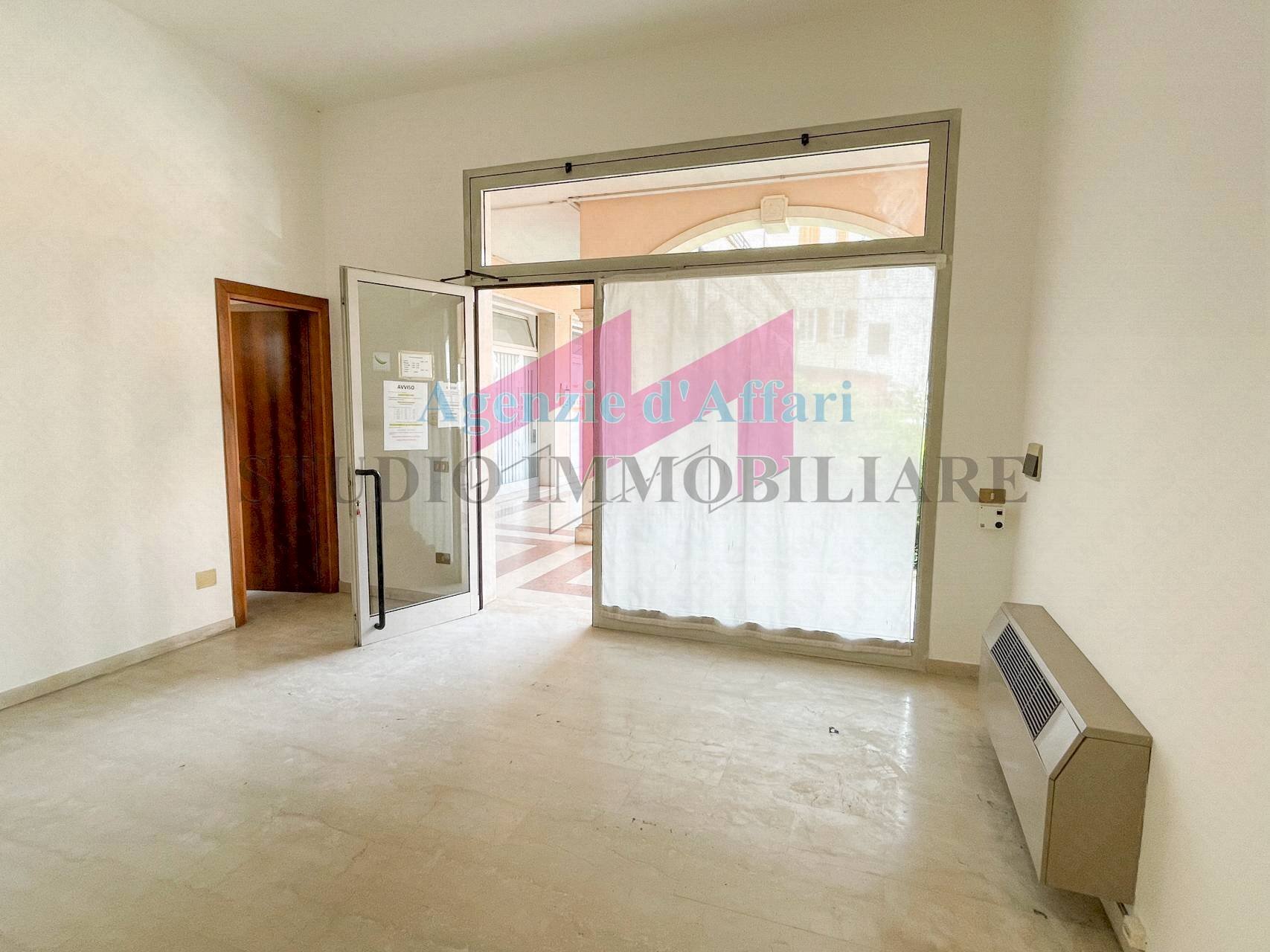 Foto 3 - Negozio Piazza Ragazzi, Castelmassa - foto 3