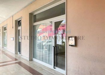 Foto 1 - Negozio Piazza Ragazzi, Castelmassa - foto 1