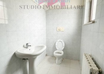 Foto 5 - Negozio Viale Virgilio
 
6, Borgocarbonara - foto 5