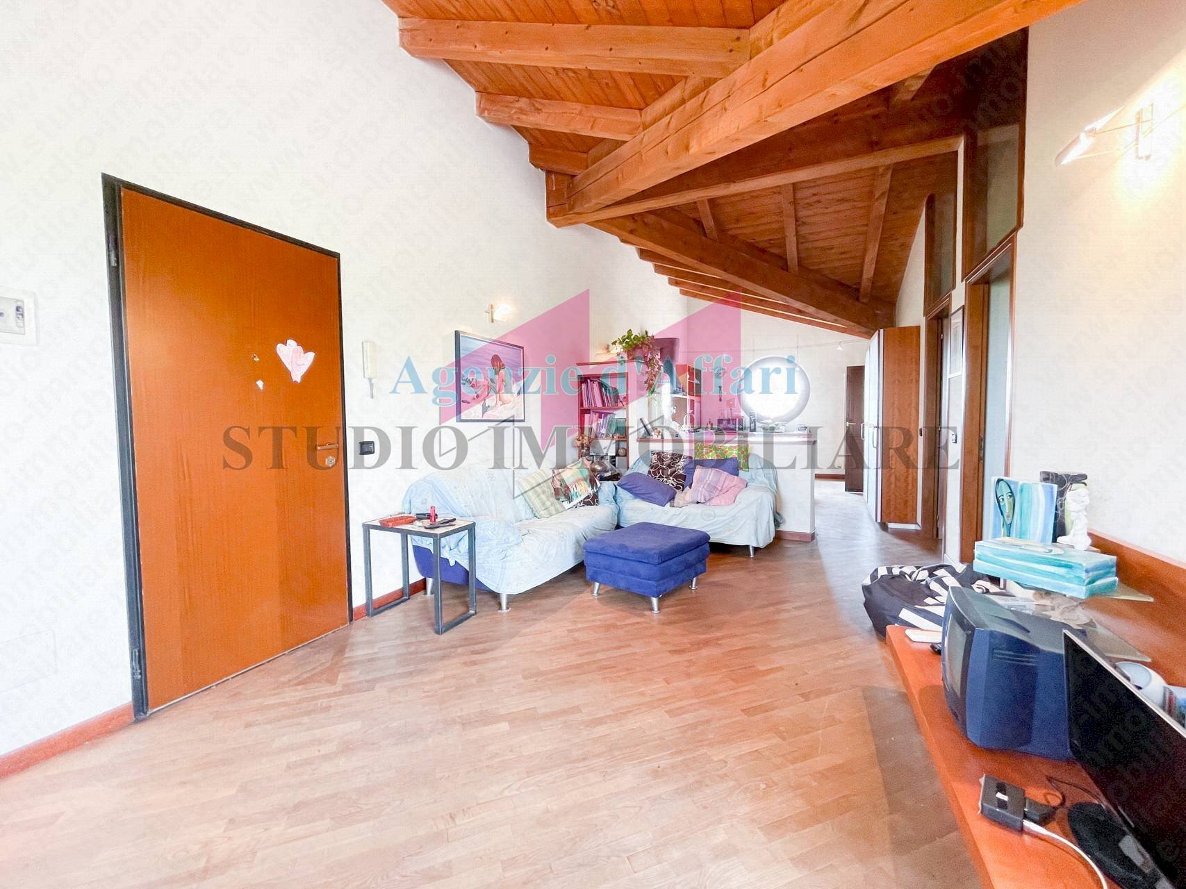 Foto 2 - Trilocale Via Italo Calvino
 
11, Ostiglia - foto 2