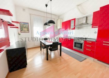 Foto 1 - Casa semi indipendente Piazza Municipale
 
14, Castelnovo Bariano - foto 1