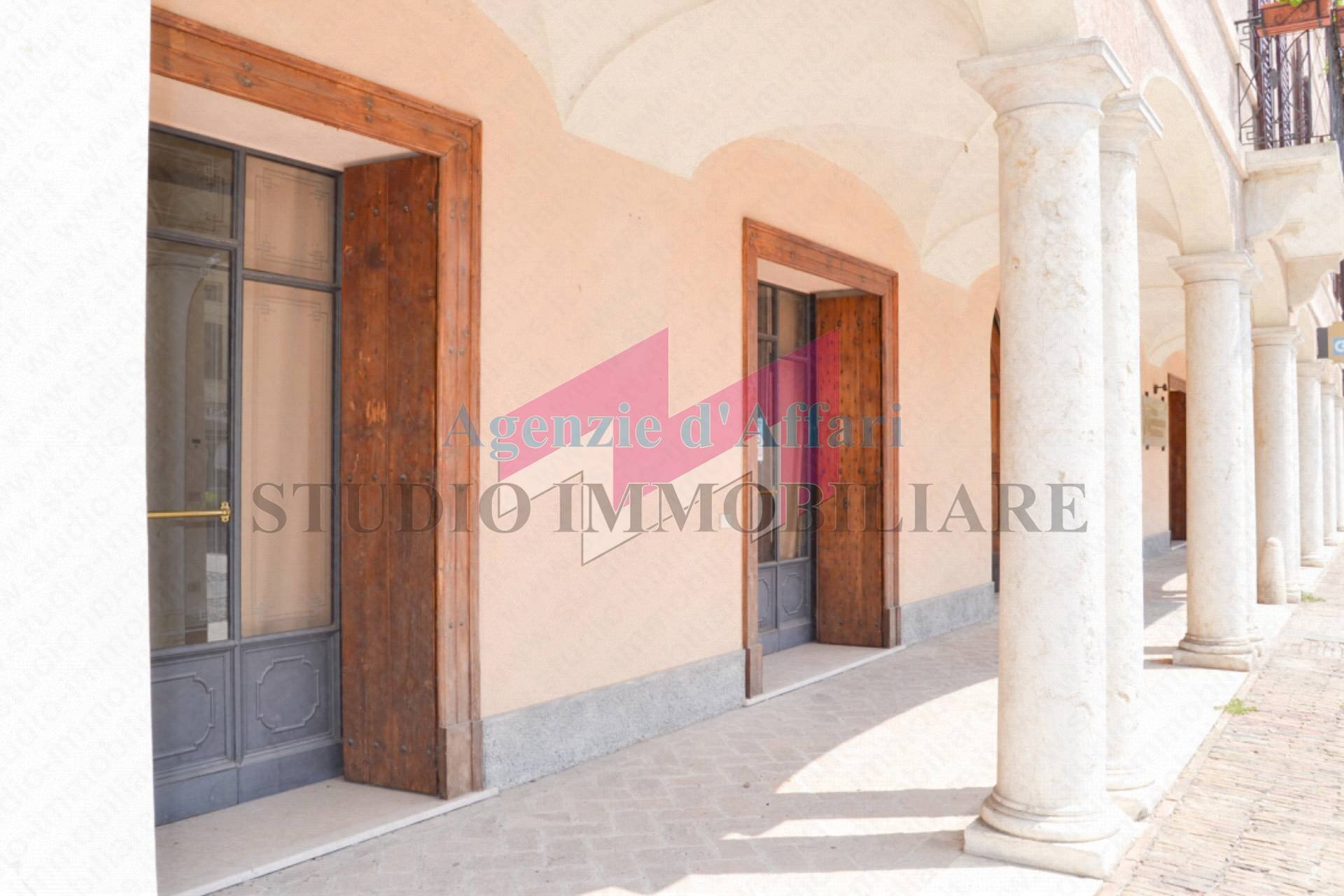 Foto 3 - Locale Commerciale Piazza Libertà
 
43, Castelmassa - foto 3