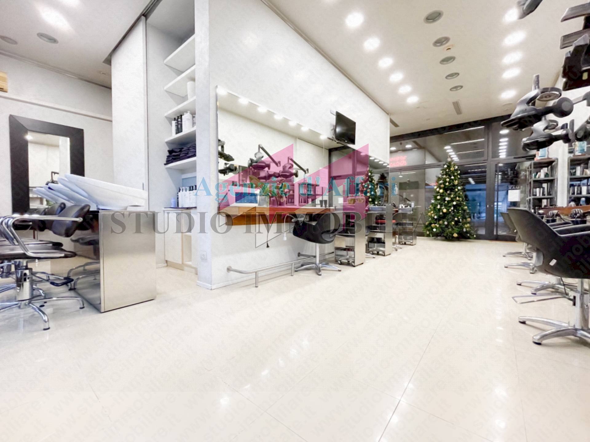 Foto 2 - Shop Via delle Province
 
16, Castelnovo Bariano - photo 2