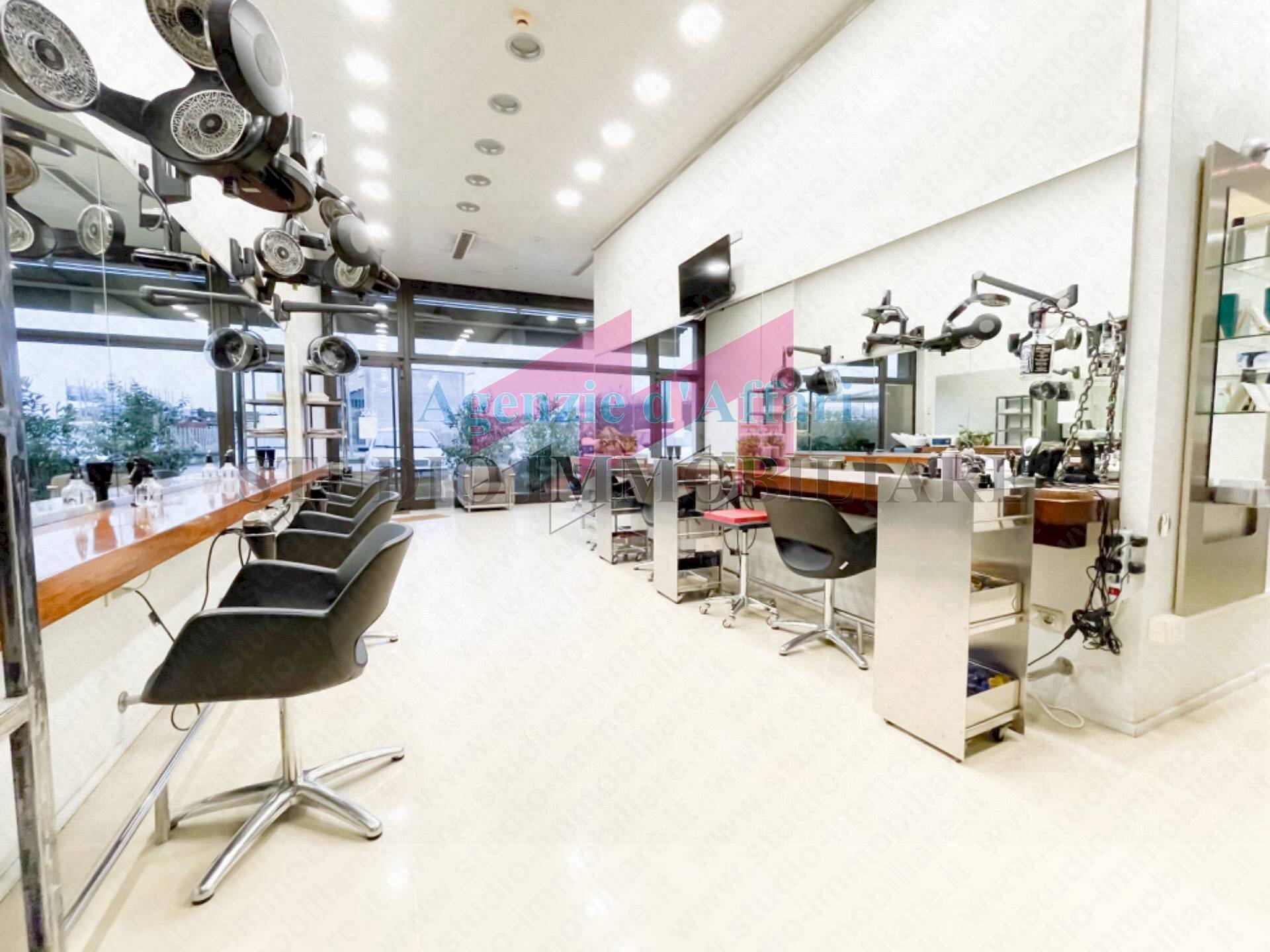 Foto 3 - Shop Via delle Province
 
16, Castelnovo Bariano - photo 3