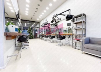 Foto 1 - Shop Via delle Province
 
16, Castelnovo Bariano - photo 1