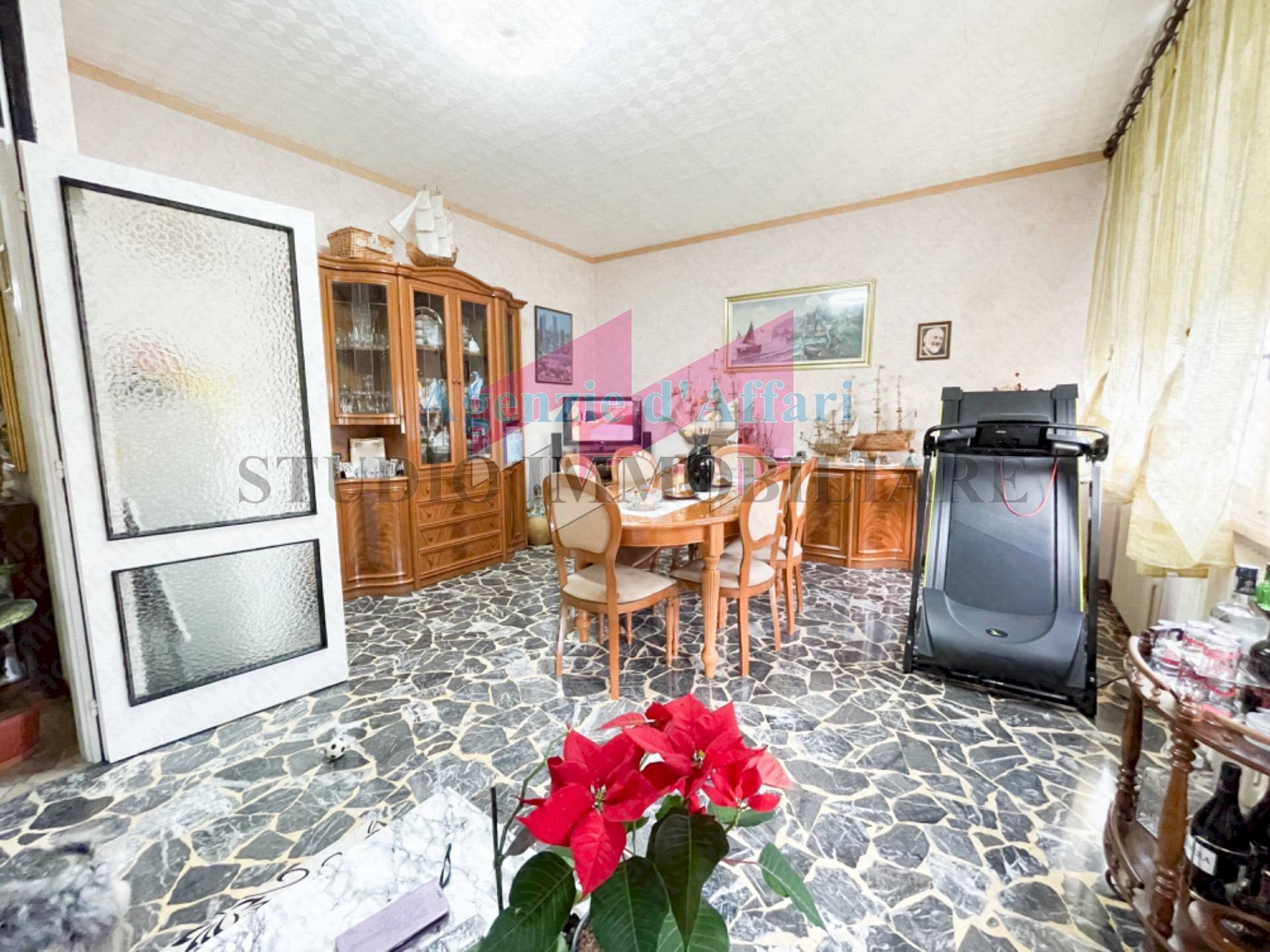 Foto 3 - Appartamento Piazza Repubblica
 
42, Castelmassa - foto 3