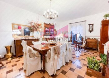 Foto 1 - Casa indipendente Piazza Municipale
 
708, Castelnovo Bariano - foto 1