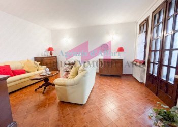 Foto 5 - Quadrilocale Piazza Municipale
 
708, Castelnovo Bariano - foto 5