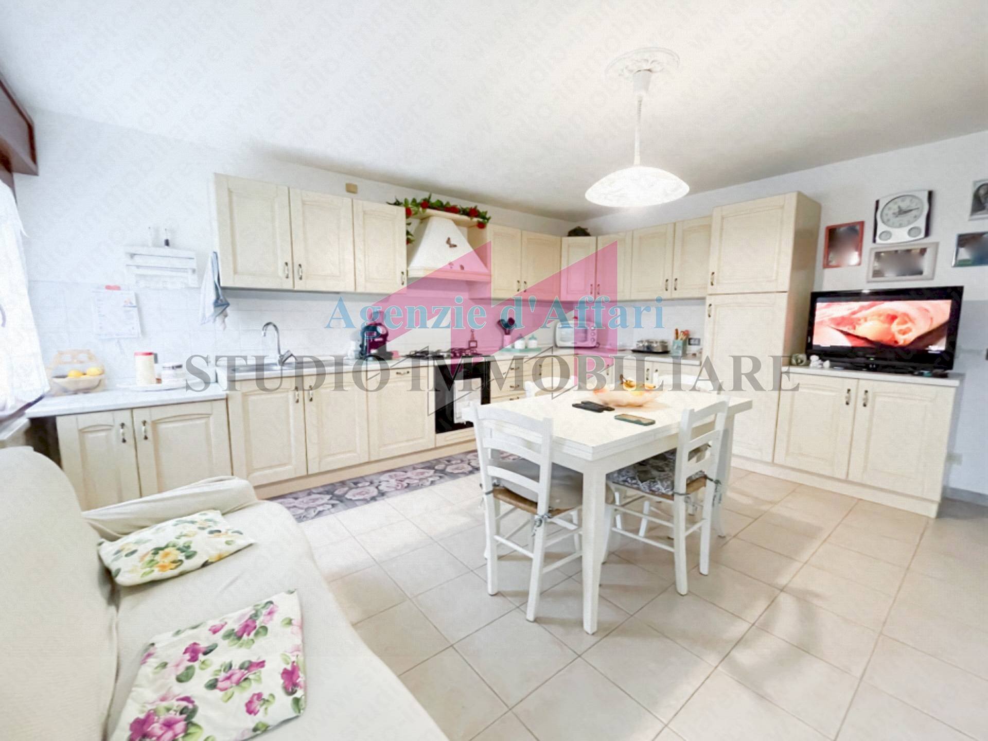 Foto 2 - Casa indipendente Via di Mezzo
 
102, Castelmassa - foto 2