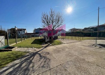 Foto 19 - Independent house via leonardo da vinci
 
40, Castelmassa - photo 19