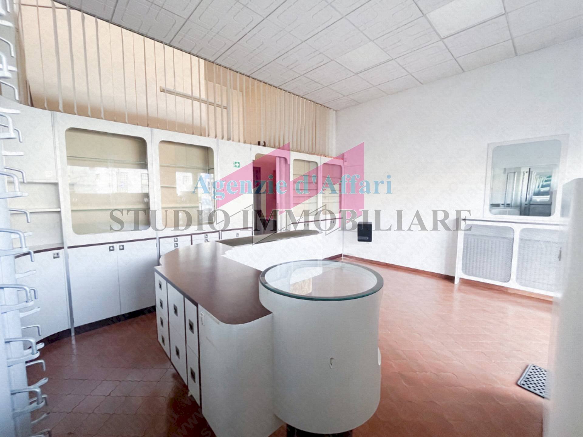 Foto 2 - Negozio Via Leonardo Da Vinci
4/B, Castelmassa - foto 2