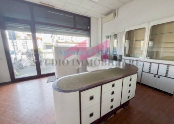 Foto 3 - Negozio Via Leonardo Da Vinci
4/B, Castelmassa - foto 3