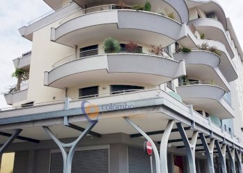 Foto 1 - Negozio corso Europa
 
6, Busto Arsizio - foto 1