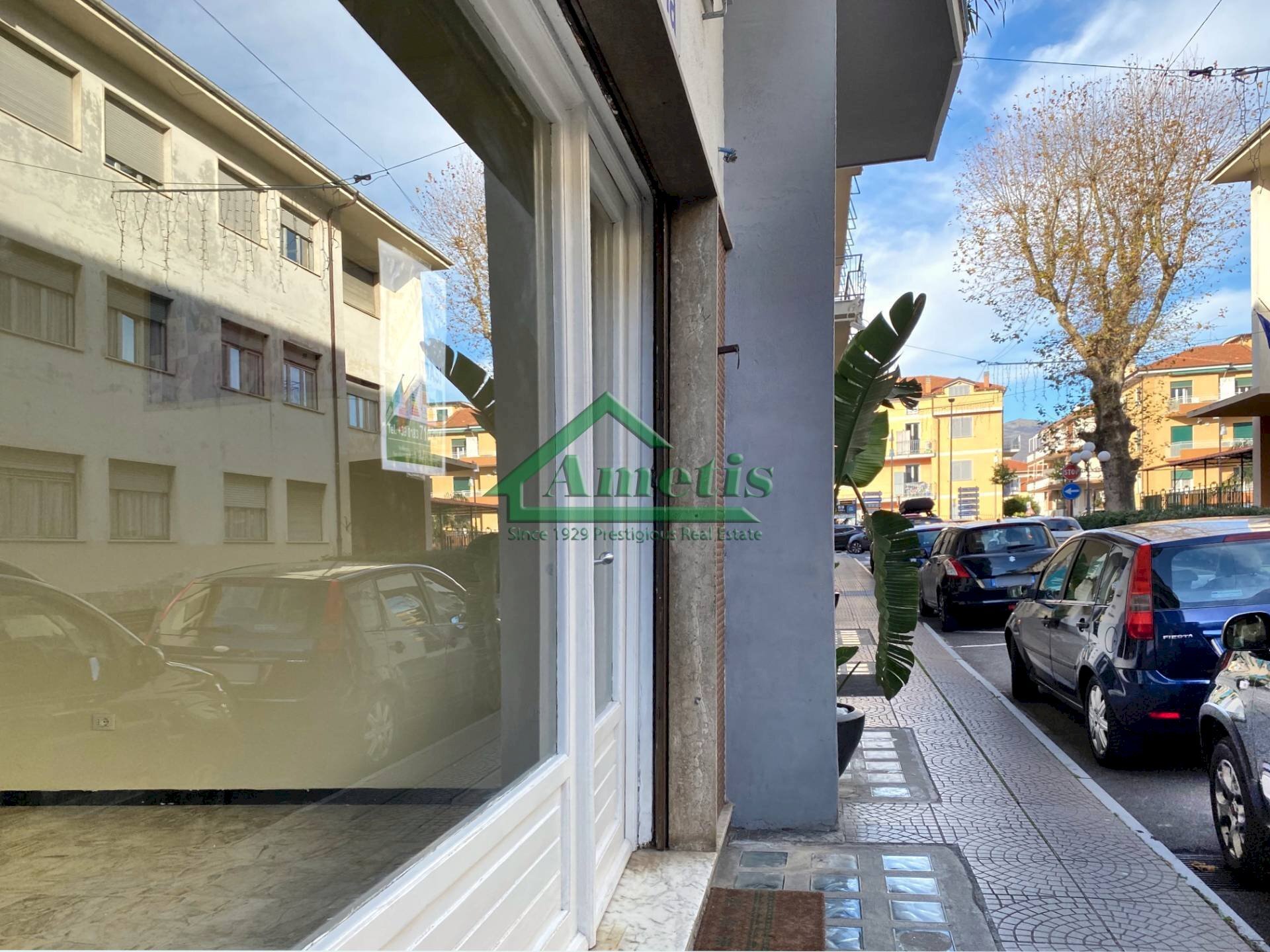 Foto 3 - Locale Commerciale via biancheri
 
31, Diano Marina - foto 3