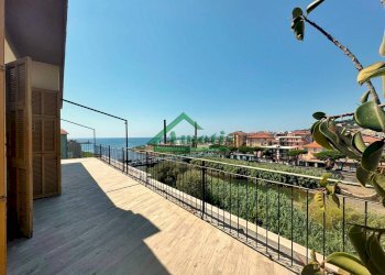 Foto 17 - Four-room apartment Oneglia centro, Imperia - photo 17