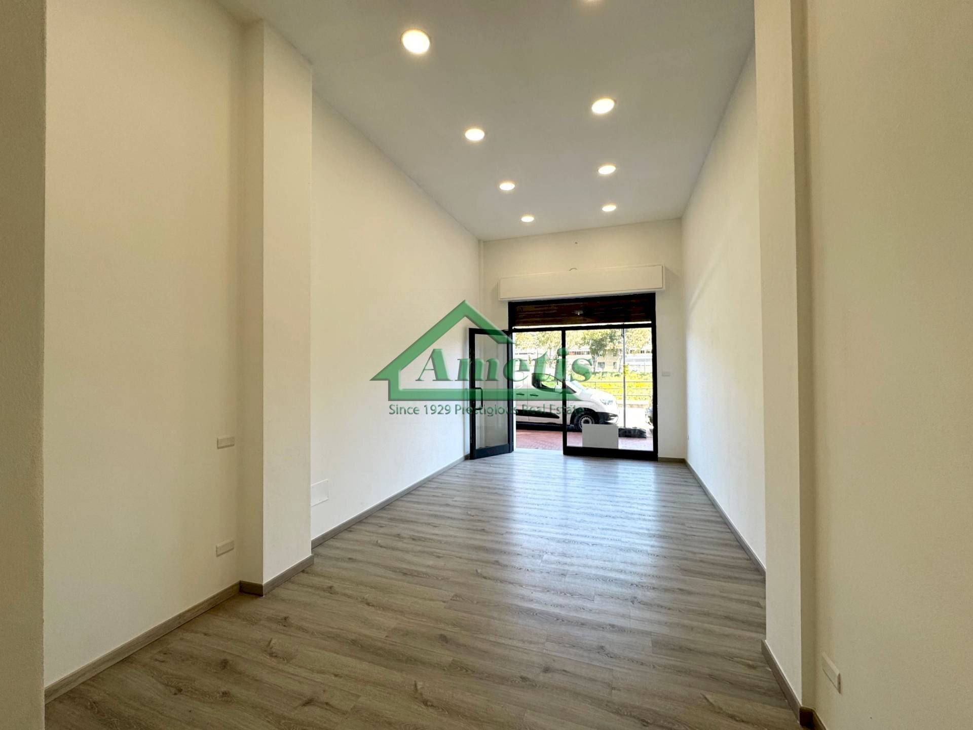 Foto 2 - Locale Commerciale Via Argine Destro, Imperia - foto 2