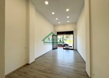 Foto 2 - Locale Commerciale Via Argine Destro, Imperia - foto 2