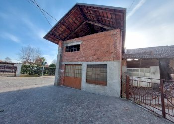 Foto 3 - Box via noce
 
1, Gattico-Veruno - foto 3