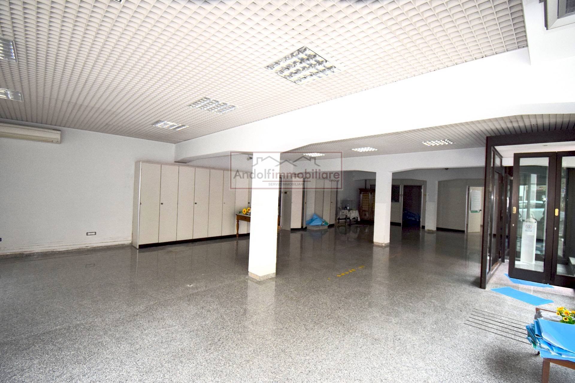 Foto 3 - Commercial Premises Via Della Libertà
 
3, Fondi - photo 3