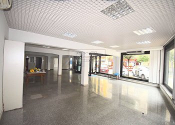 Foto 1 - Commercial Premises Via Della Libertà
 
3, Fondi - photo 1