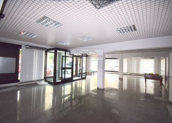 Foto 2 - Commercial Premises Via Della Libertà
 
3, Fondi - photo 2