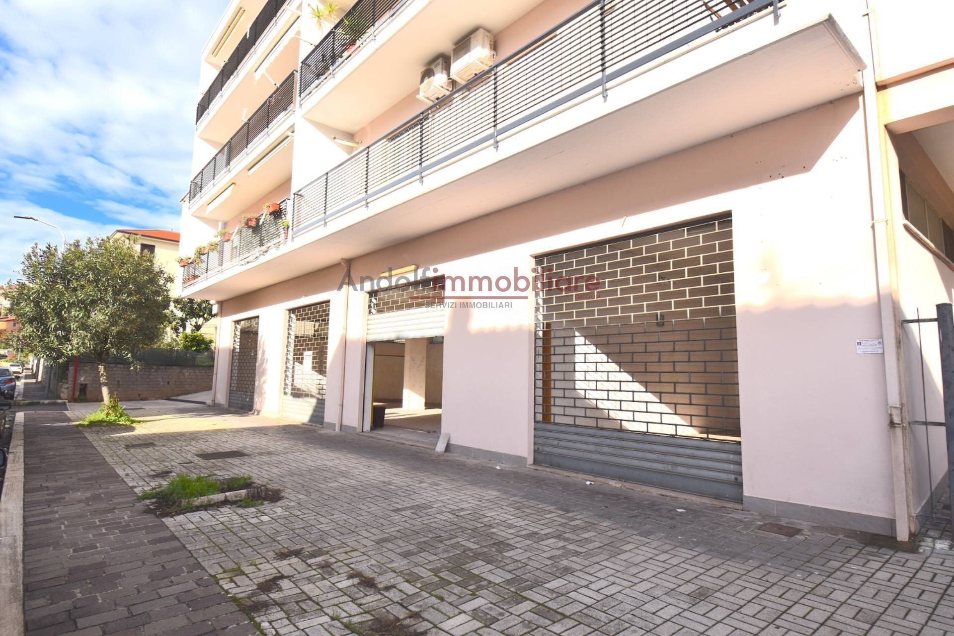 Foto 1 - Locale Commerciale Via della Provincia, Itri - foto 1