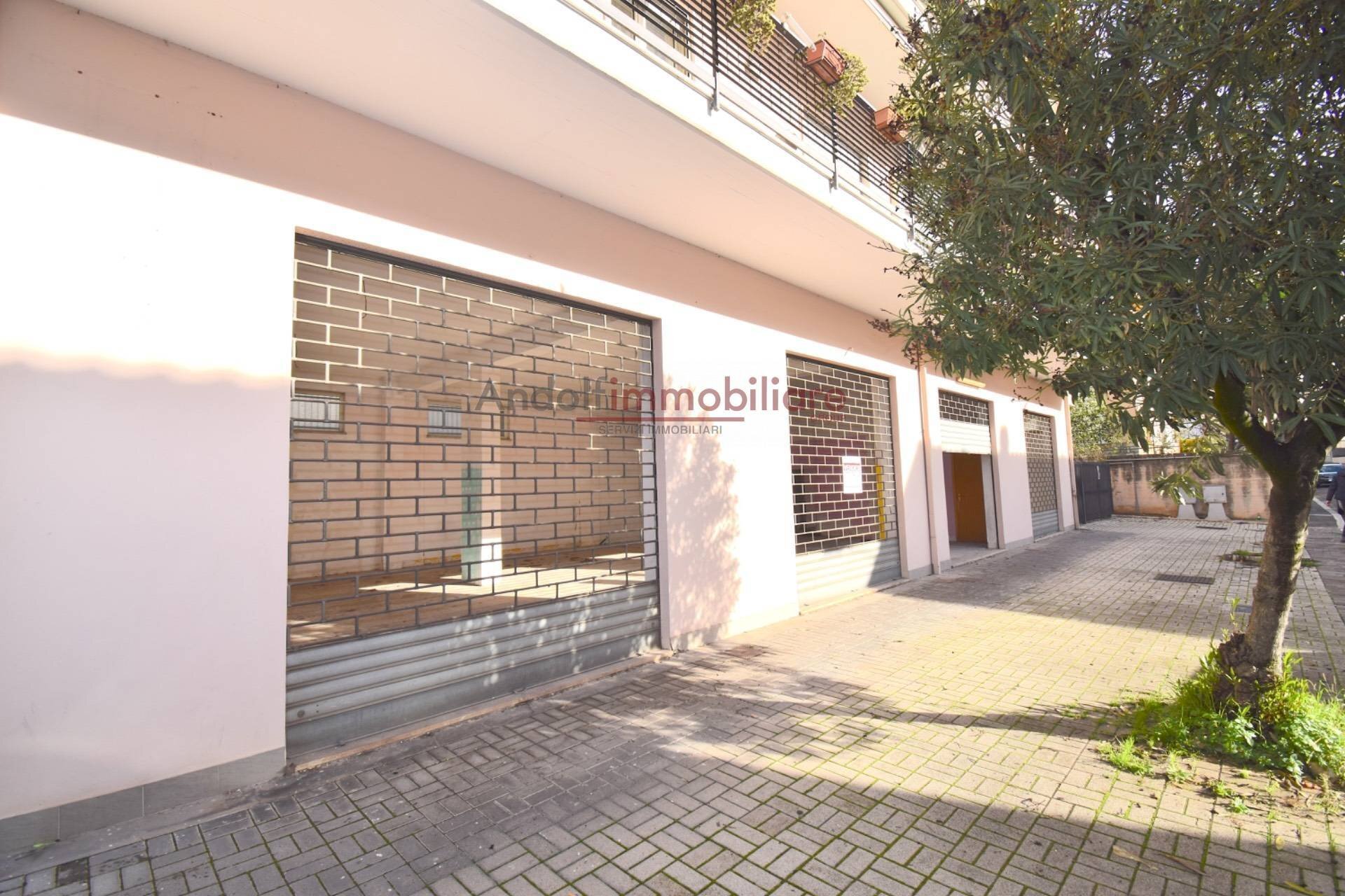 Foto 2 - Locale Commerciale Via della Provincia, Itri - foto 2