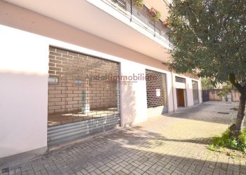 Foto 2 - Locale Commerciale Via della Provincia, Itri - foto 2