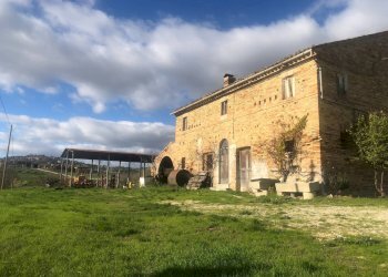 Foto 3 - Casa indipendente contrada vignali bagnare
 
39, Loro Piceno - foto 3