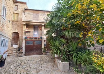 Foto 1 - Casa indipendente via di Mezzo
 
8, Petritoli - foto 1