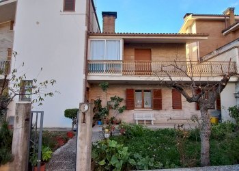 Foto 1 - Quadrilocale via Spontini
 
3, Montottone - foto 1