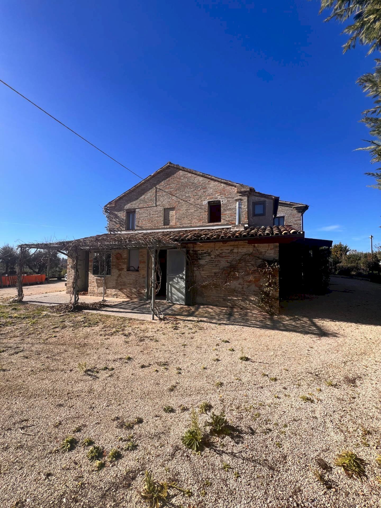 Foto 2 - Attività Commerciale c.da Montefiore
89, Recanati - foto 2