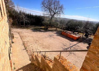 Foto 48 - Commercial Activity c.da Montefiore
 
89, Recanati - photo 48