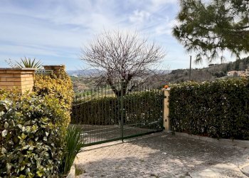 Foto 1 - Independent house Strada Provinciale, Montegiorgio - photo 1